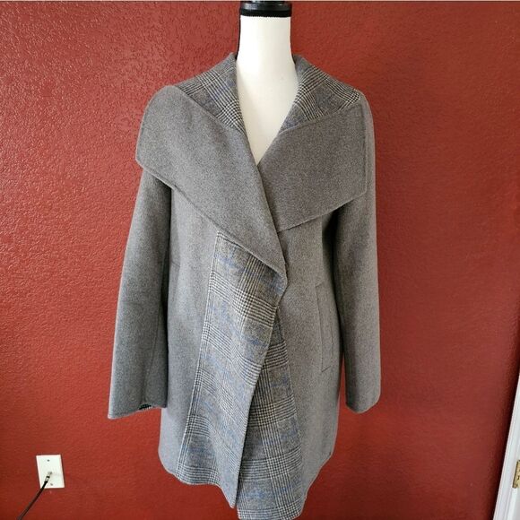 Stylish Gray Wrap Coat - Picture 2 of 12